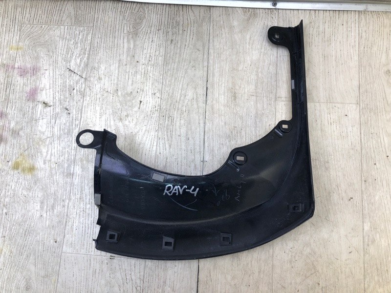 Накладка крышки багажника левая RAV4 05-12