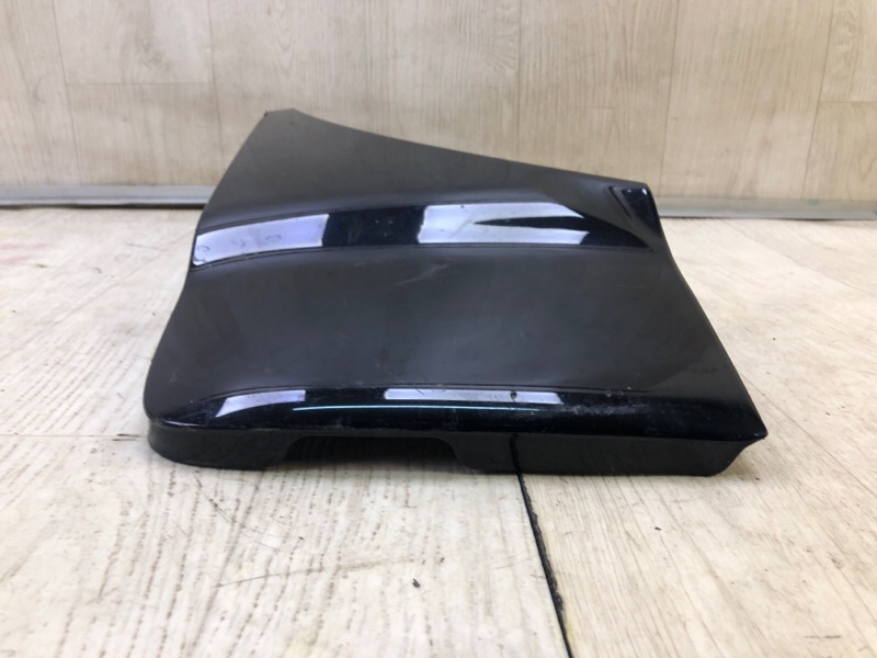 Накладка крышки багажника правая RAV4 05-12