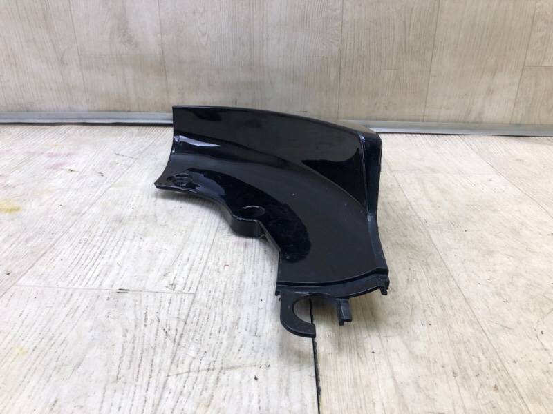 Накладка крышки багажника правая RAV4 05-12