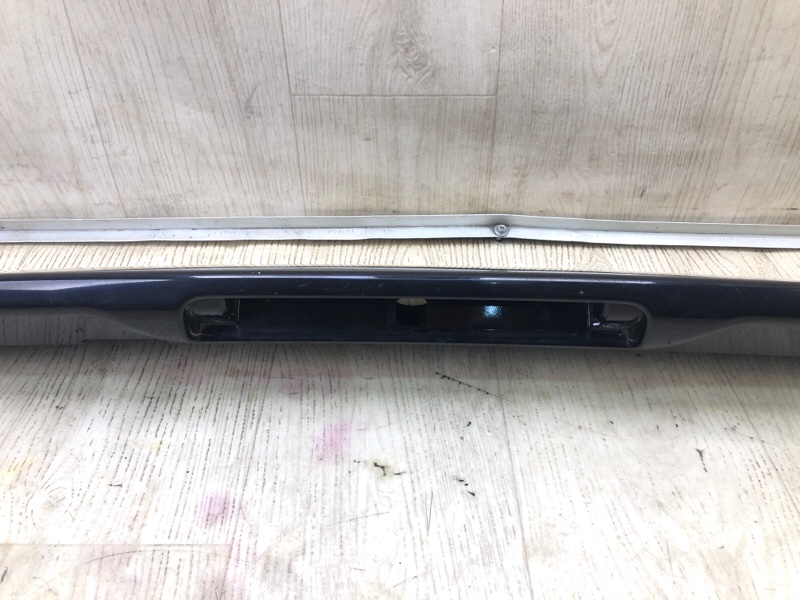 Спойлер крышки багажника RAV4 05-12