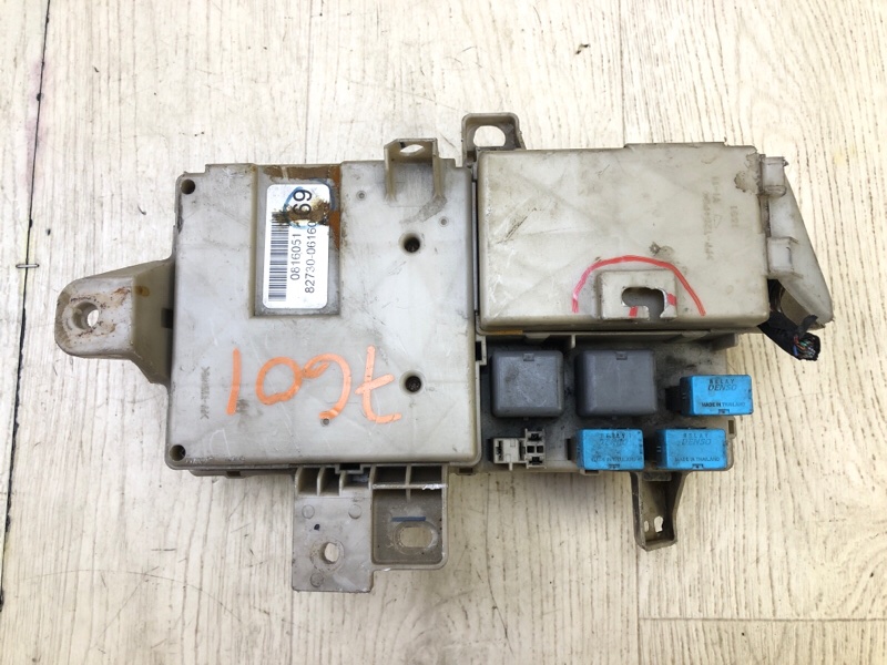 Блок предохранителей салон CAMRY 30 02-06 2005 2.4 2AZFE