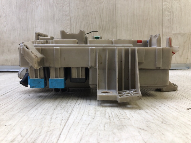 Блок предохранителей салон CAMRY 30 02-06 2005 2.4 2AZFE