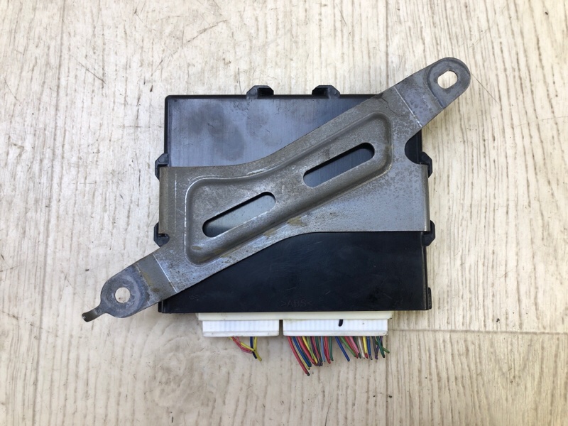 Блок управления центральным замком TOYOTA VENZA 09-16 3.5 2GR-FE Блок управления центральным замком TOYOTA VENZA 09-16 3.5 2GR-FE