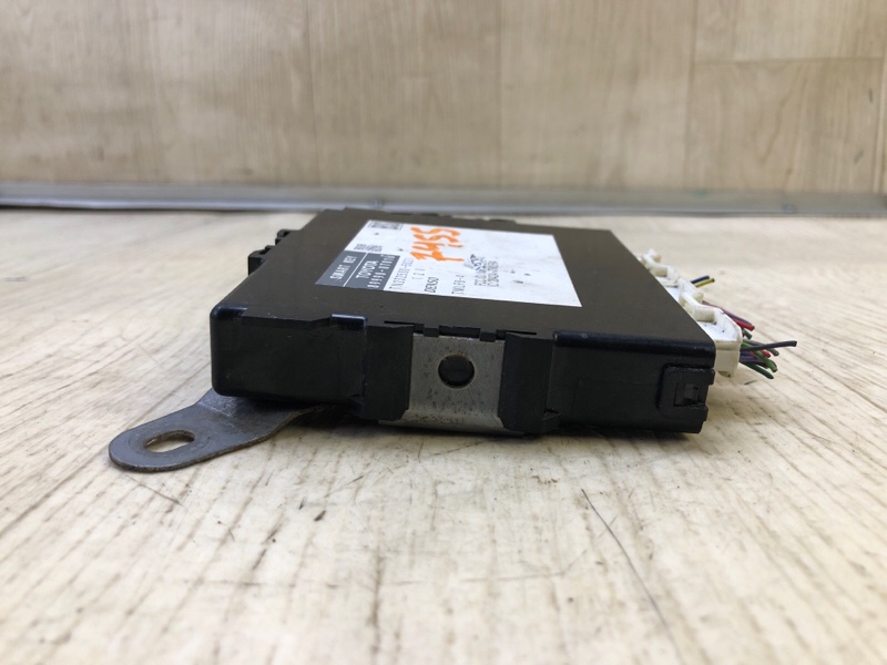 Блок управления центральным замком VENZA 09-16 2009 3.5 2GR-FE Блок управления центральным замком VENZA 09-16 2009 3.5 2GR-FE