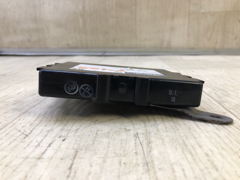 Блок управления центральным замком VENZA 09-16 2009 3.5 2GR-FE Блок управления центральным замком VENZA 09-16 2009 3.5 2GR-FE