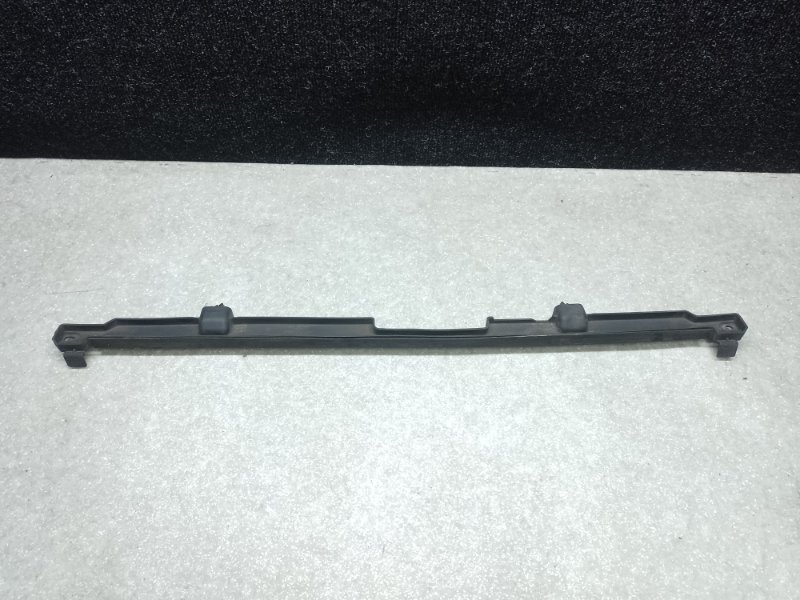 Накладка на рамку радиатора CX-30 19- 2021 2.5L