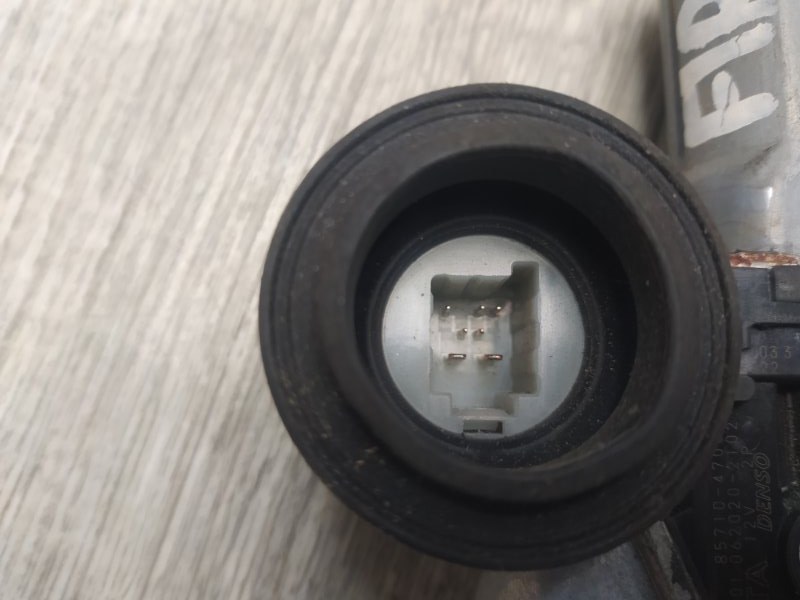 Стеклоподъемник передний правый TOYOTA PRIUS PLUS 11-14 Стеклоподъемник передний правый TOYOTA PRIUS PLUS 11-14