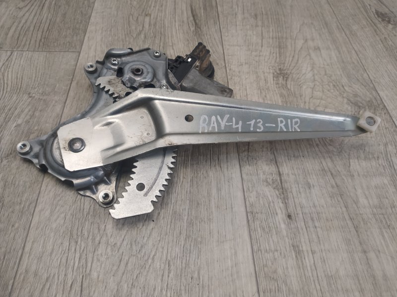 Стеклоподъемник задний правый TOYOTA RAV4 13-19 Внедорожник 69803-42050 Б/У