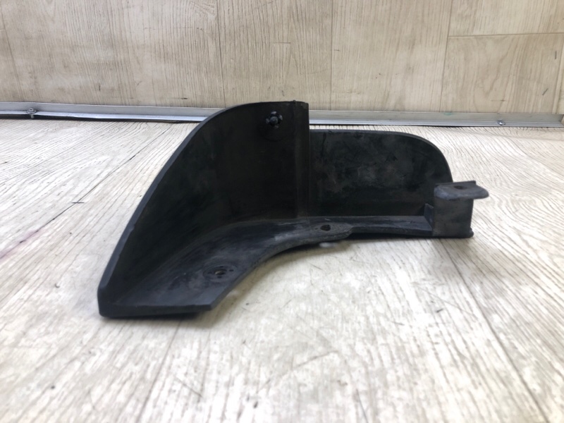 Брызговик передний правый SANTA FE (SM) 00-06 2005 2.7 G6BA