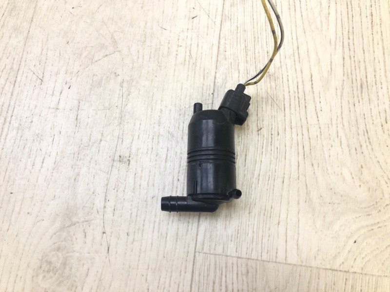 Запчасть насос омывателя стекла TOYOTA AVALON 05-12 2007 3.5 2GR-FE 8533006030 Б/У Насос омывателя стекла TOYOTA AVALON 05-12 2007 3.5 2GR-FE 8533006030 Б/У