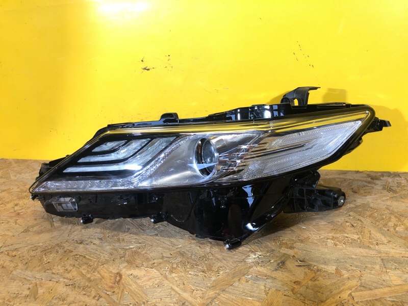 Фара левая TOYOTA CAMRY 70 17- Фара левая TOYOTA CAMRY 70 17-