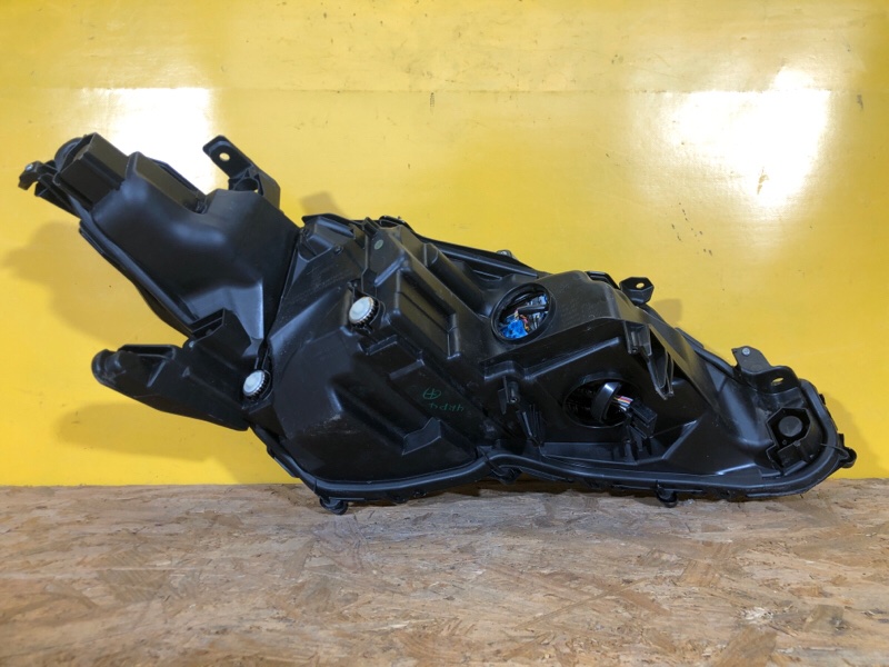 Фара левая CAMRY 70 17- Фара левая CAMRY 70 17-