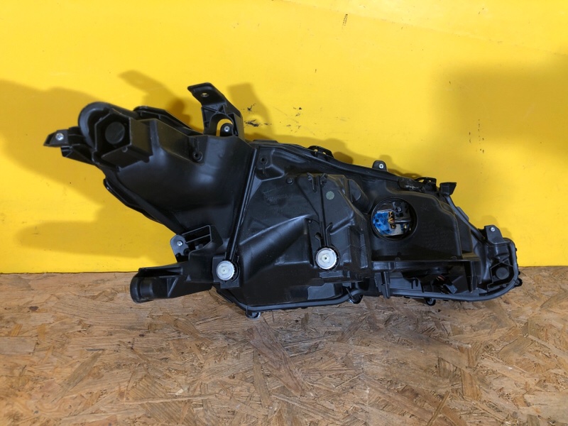 Фара левая CAMRY 70 17- Фара левая CAMRY 70 17-