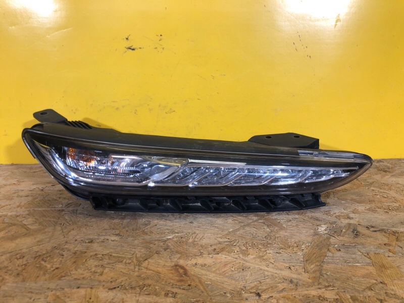 Запчасть дневной ходовой огонь правый HYUNDAI KONA OS 17-23 92208-J9000 Б/У Дневной ходовой огонь правый HYUNDAI KONA OS 17-23 92208-J9000 Б/У