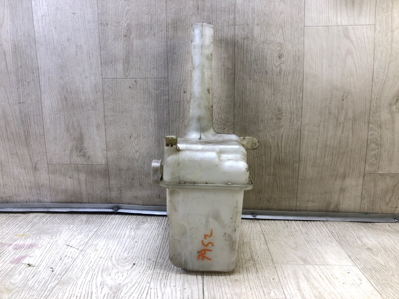 Бачок омывателя AVALON 05-12 2007 3.5 2GR-FE