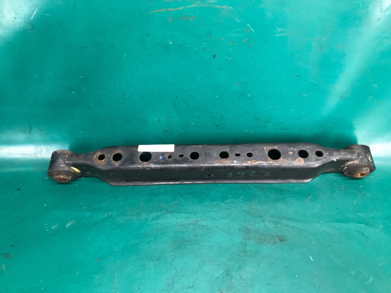 Рычаг задней подвески поперечный нижний левый NISSAN X-TRAIL/ROGUE T32 13-20 2014 2.5 QR25DE 55111-4BA0A Б/У