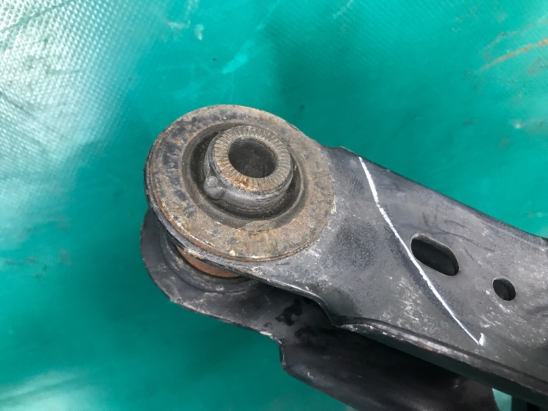 Рычаг задней подвески поперечный нижний левый LEXUS NX 14-21 8ARFTS 2.0TURBO