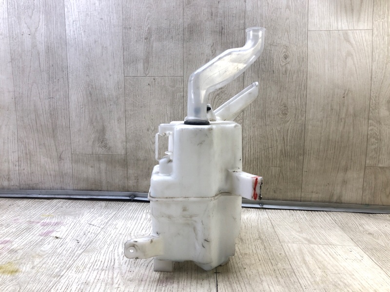 Бачок омывателя PRIUS - 30 09-17