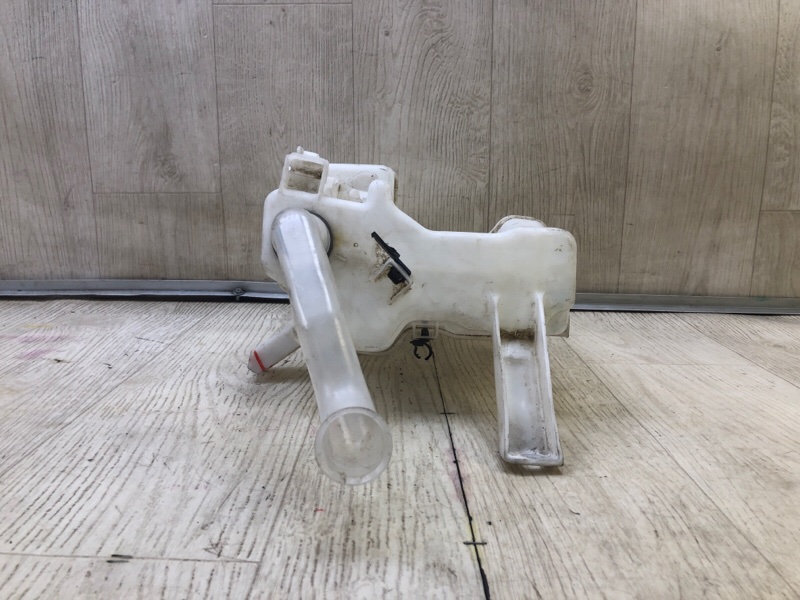 Бачок омывателя PRIUS - 30 09-17