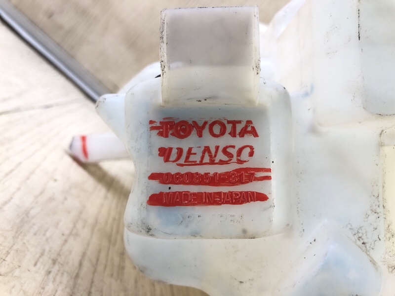 Бачок омывателя PRIUS - 30 09-17