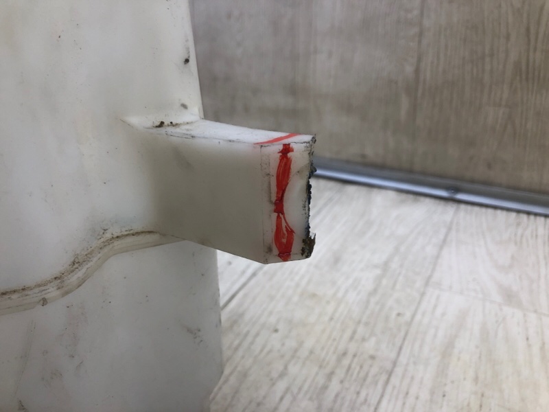 Бачок омывателя PRIUS - 30 09-17