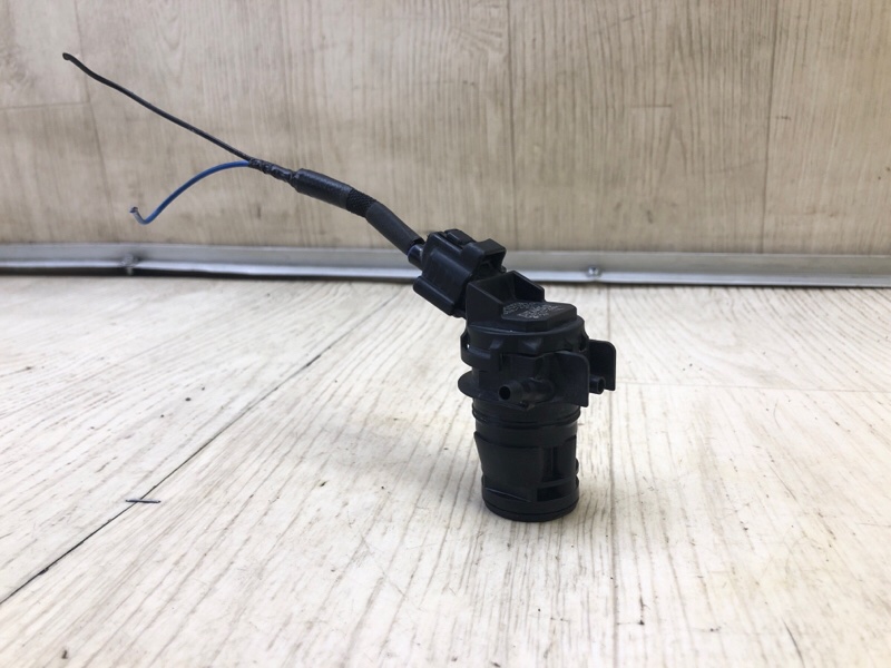 Запчасть насос омывателя стекла TOYOTA PRIUS - 30 09-17 85330-21010 Б/У Насос омывателя стекла TOYOTA PRIUS - 30 09-17 85330-21010 Б/У