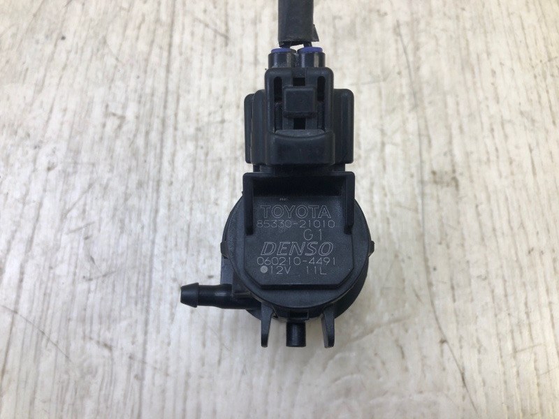 Насос омывателя стекла PRIUS - 30 09-17 Насос омывателя стекла PRIUS - 30 09-17