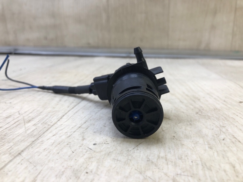 Насос омывателя стекла PRIUS - 30 09-17 Насос омывателя стекла PRIUS - 30 09-17