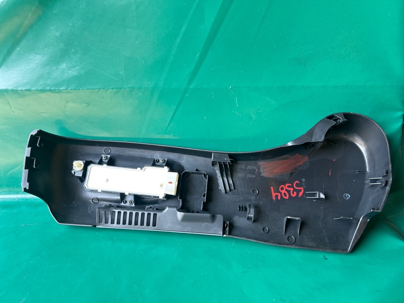 Накладка сиденья правая NX 14-21 2021 8ARFTS 2.0TURBO