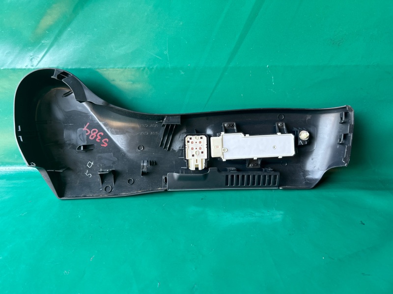 Накладка сиденья левая NX 14-21 2021 8ARFTS 2.0TURBO