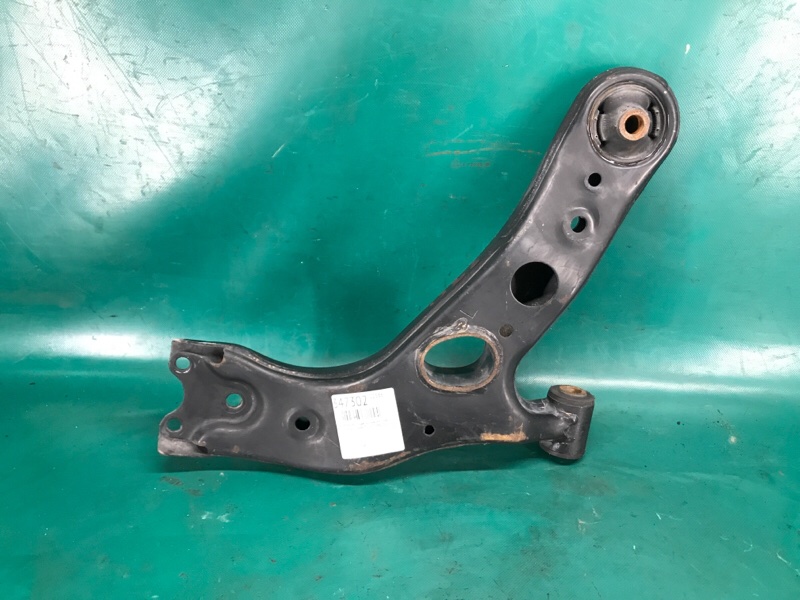 Рычаг передней подвески нижний правый LEXUS NX 14-21 2020 8ARFTS 2.0TURBO 48068-42060 Б/У