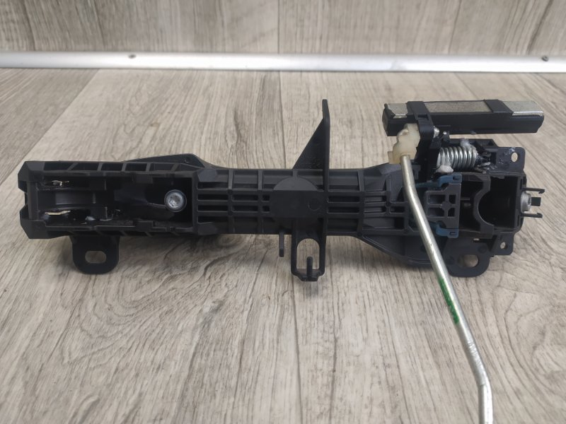 Ручка двери наружная передняя правая RAV4 13-19 Внедорожник Ручка двери наружная передняя правая RAV4 13-19 Внедорожник