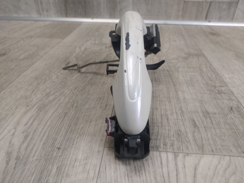 Ручка двери наружная передняя левая RAV4 13-19 Внедорожник Ручка двери наружная передняя левая RAV4 13-19 Внедорожник