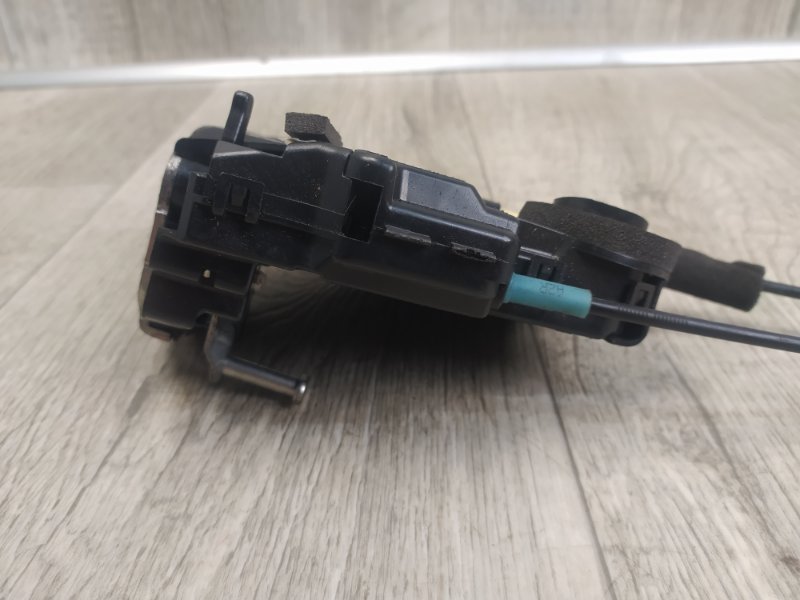 Замок двери задний левый PRIUS - 30 09-17 Замок двери задний левый PRIUS - 30 09-17