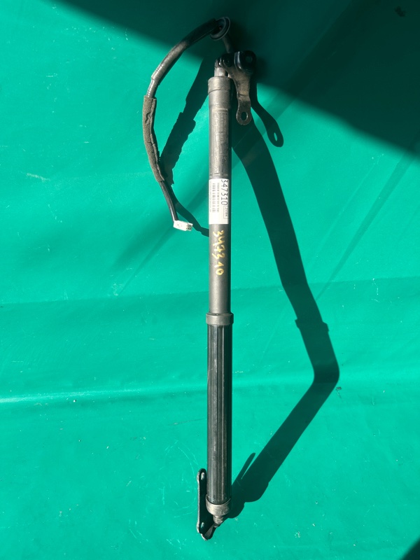 Амортизатор крышки багажника левый LEXUS NX 14-21 2021 8ARFTS 2.0TURBO 68920-79019 Б/У