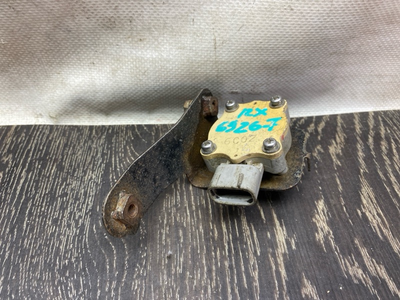 Запчасть датчик положения кузова LEXUS RX300/330/350/400 03-09 Б/У Датчик положения кузова LEXUS RX300/330/350/400 03-09 Б/У