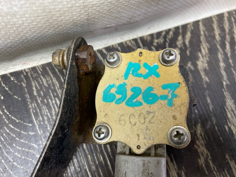 Датчик положения кузова RX300/330/350/400 03-09 Датчик положения кузова RX300/330/350/400 03-09