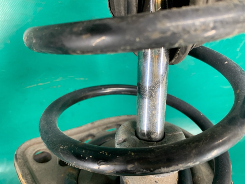 Амортизатор задний левый CAMRY 40 06-11 2008 2.4 2AZFE Амортизатор задний левый CAMRY 40 06-11 2008 2.4 2AZFE