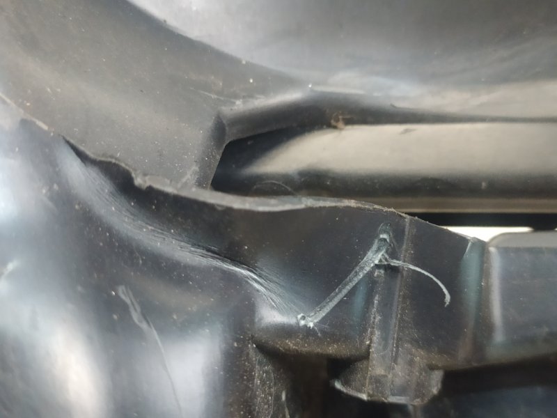 Кронштейн противотуманной фары левый HIGHLANDER 13-19 2017-2019