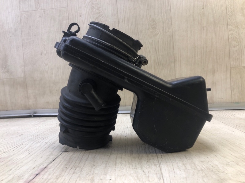 Резонатор воздушного фильтра VENZA 09-16 2009 3.5 2GR-FE Резонатор воздушного фильтра VENZA 09-16 2009 3.5 2GR-FE