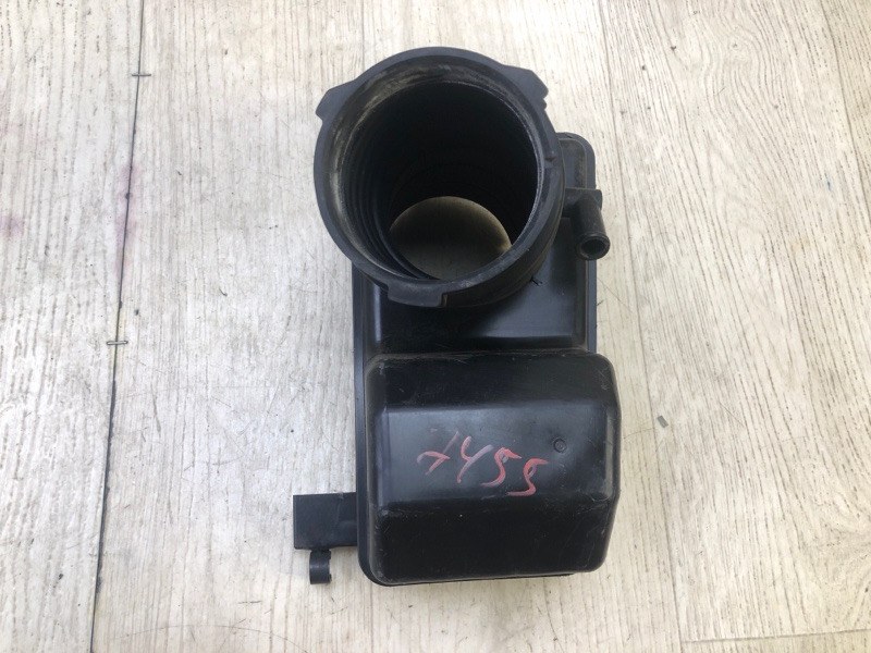 Резонатор воздушного фильтра VENZA 09-16 2009 3.5 2GR-FE Резонатор воздушного фильтра VENZA 09-16 2009 3.5 2GR-FE