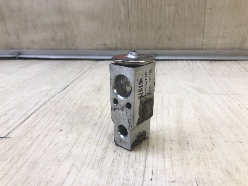 Клапан кондиционера TOYOTA CAMRY 30 02-06 2005 2.4 2AZFE 8851507040 Б/У