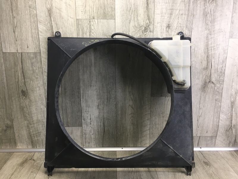 Диффузор вентилятора основного радиатора TOYOTA TUNDRA 07-13 2008 4.0 1GRFE 167110P100 Б/У