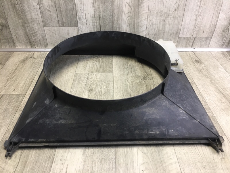 Диффузор вентилятора основного радиатора TUNDRA 07-13 2008 4.0 1GRFE