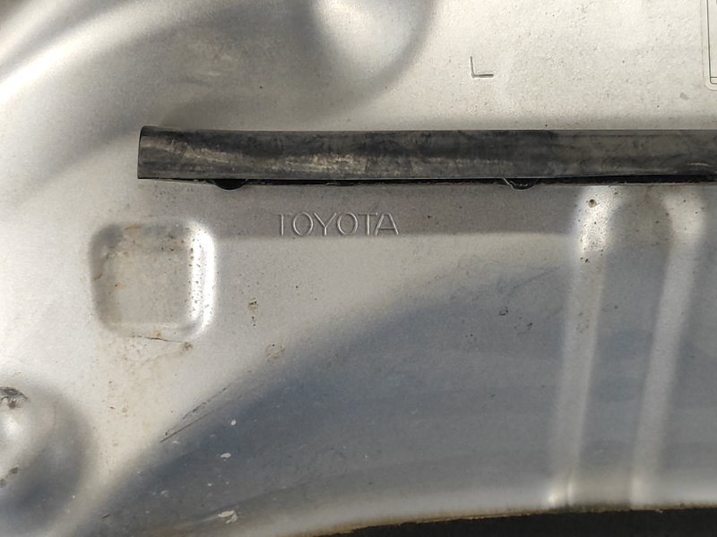 Капот PRIUS - 20 03-11