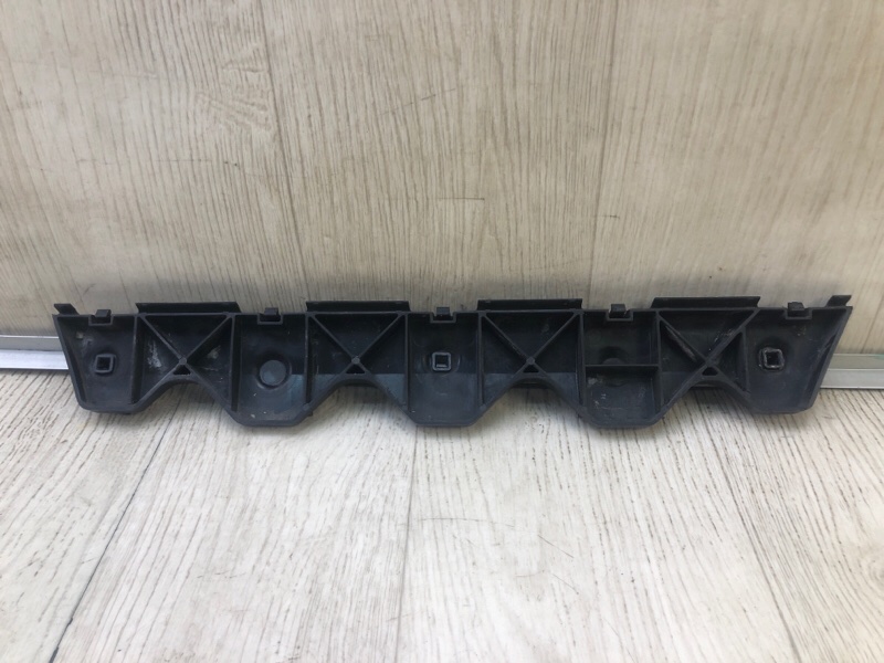 Запчасть кронштейн заднего бампера правый TOYOTA SOLARA 03-09 2003 2.4 2AZFE 52575-AA040 Б/У Кронштейн заднего бампера правый TOYOTA SOLARA 03-09 2003 2.4 2AZFE 52575-AA040 Б/У