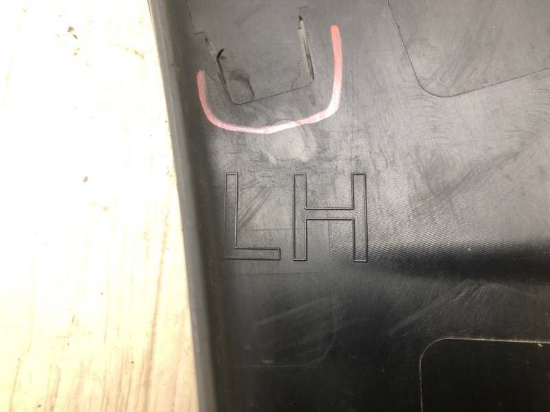 Накладка крыла (расширитель арки) передняя левая CX-30 19-