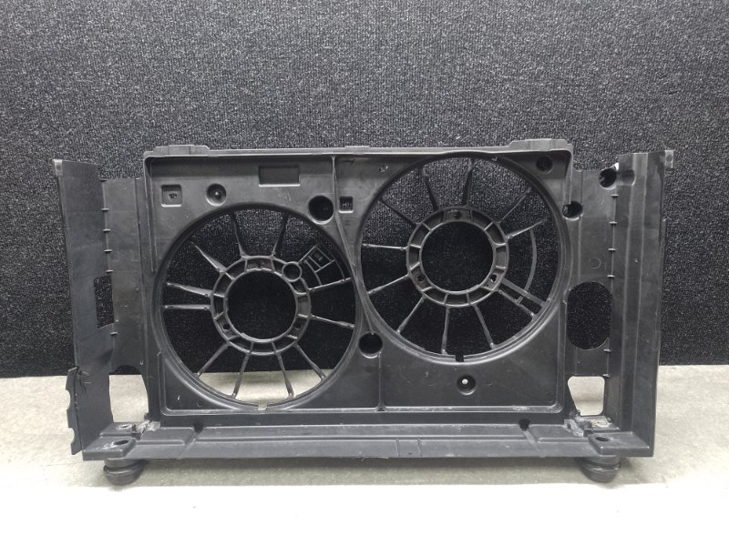 Диффузор вентилятора основного радиатора LEXUS CT200 11-17 2013 1.8 2ZRFXE 16711-37040 Б/У