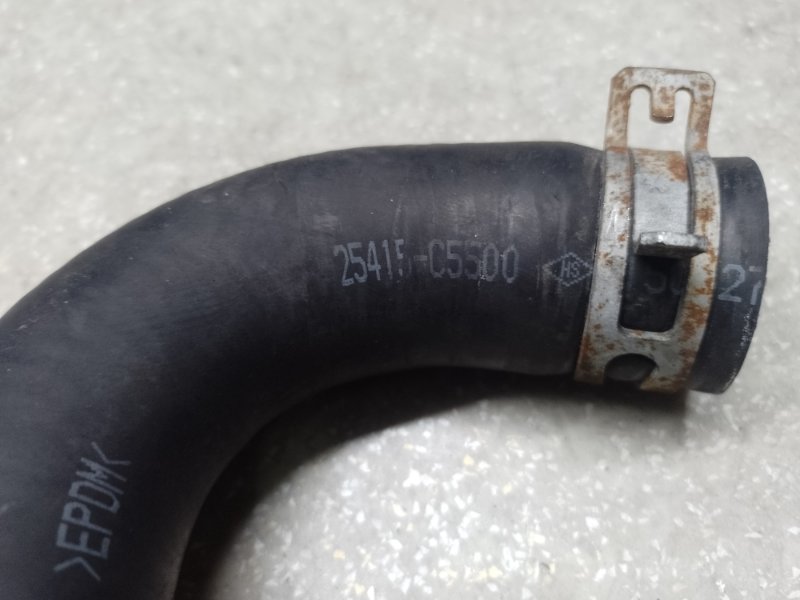 Патрубок системы охлаждения KIA SORENTO UM 14- 2.4 G4KJ