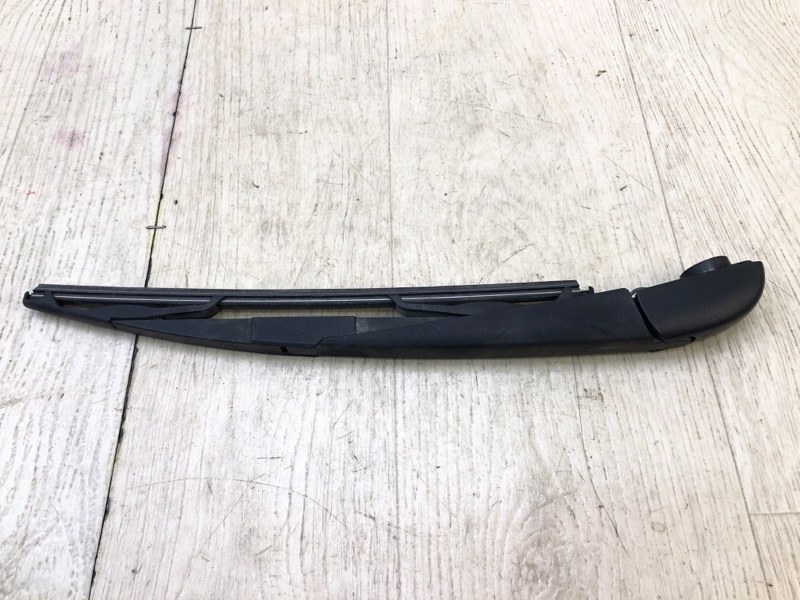 Поводок стеклоочистителя задний TOYOTA RAV4 13-19 8524142080 Б/У